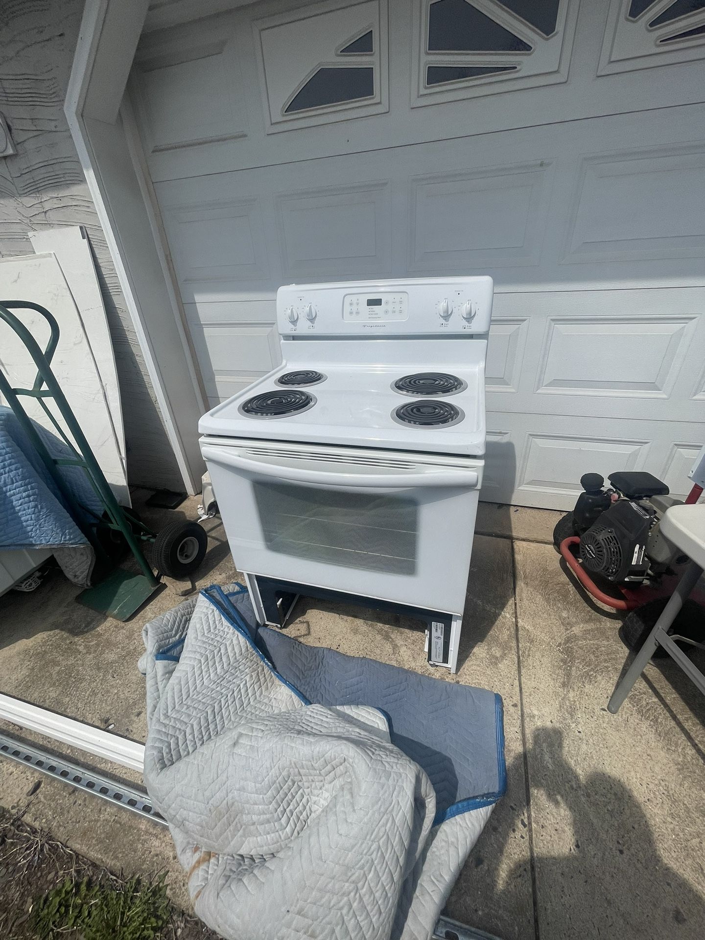 Frigidaire Electric Range