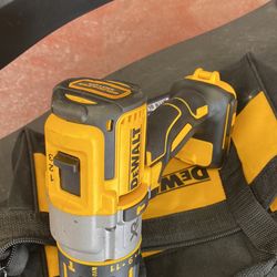 DEWALT 20-Volt MAX Cordless Premium 3-Speed 1/2 in. Hammer Drill XR(Tool-Only)
