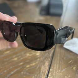 Black and white Luxury sunglasses