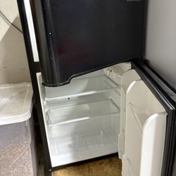 Mini Fridge/freezer
