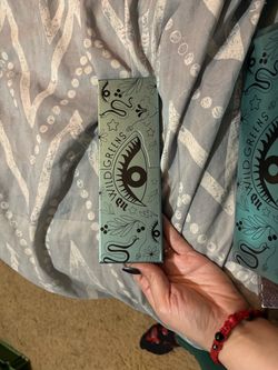 ***URBAN DECAY WILD GREENS PALLET***