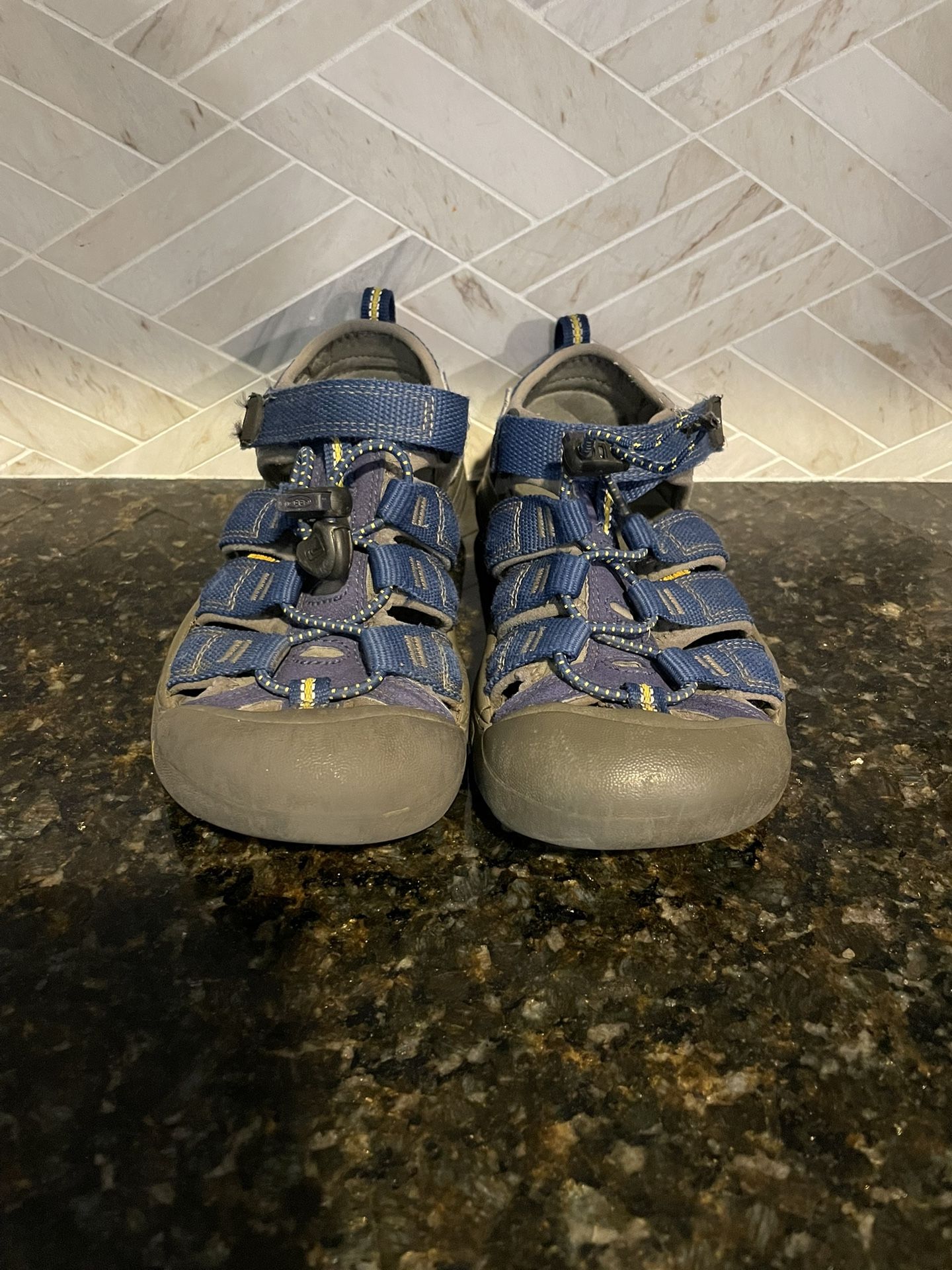Keen Newport H2 Sandals Youth Size 1 - Blue