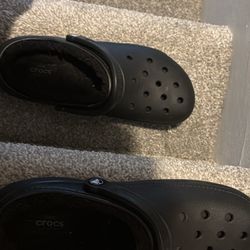 Black crocs fluffed inside