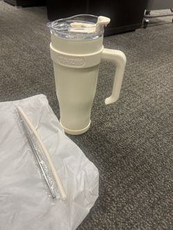 Tumbler with Handle