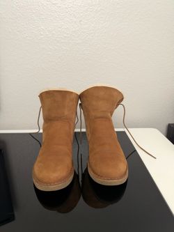 UGG Women’s Chestnut Suede Shearling Lace-Up Ankle Boots – Size 7