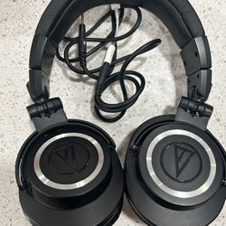 Audio-Technica ATH-M50X Professional Studio Monitor Headphones, Black