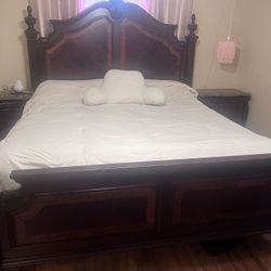 Complete King Bedroom Set – Solid Wood, Elegant Style (Rooms To Go)