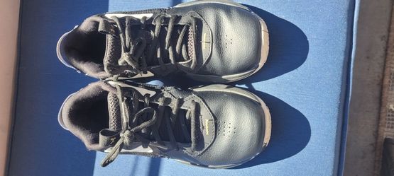 UnderARMOR SHOES BOYS SIZE 3