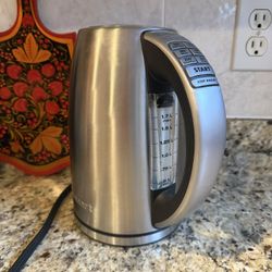 Cuisinart 1 .7-Liter Electric Kettle, Fast Boiling, Auto-Shutoff