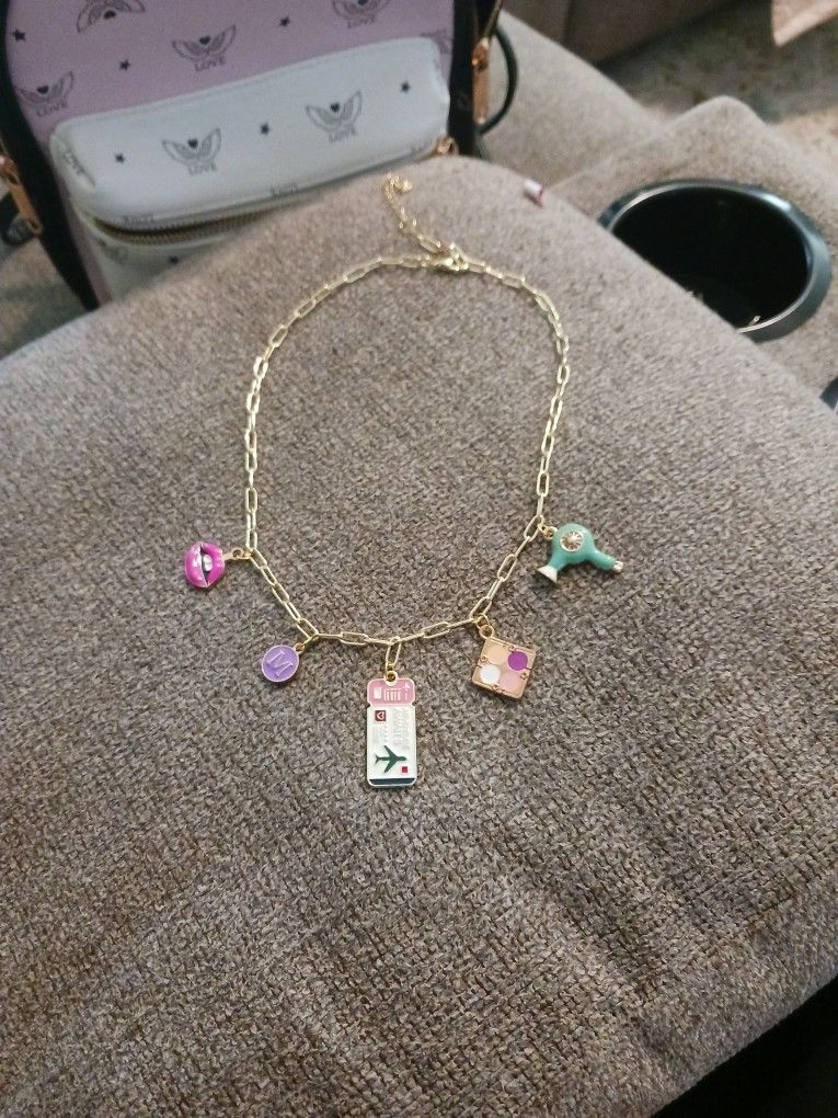 Makeup Necklace