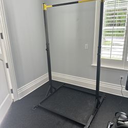 FREE - Free Standing Pull Up Bar 