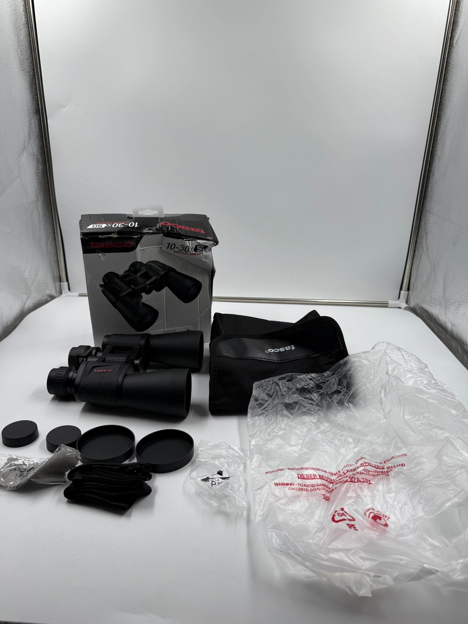 Tasco ES10305Z Essentials Binoculars 10-30x50mm Porro Prism Black Boxed