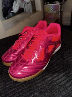 Nike gato size 8.5