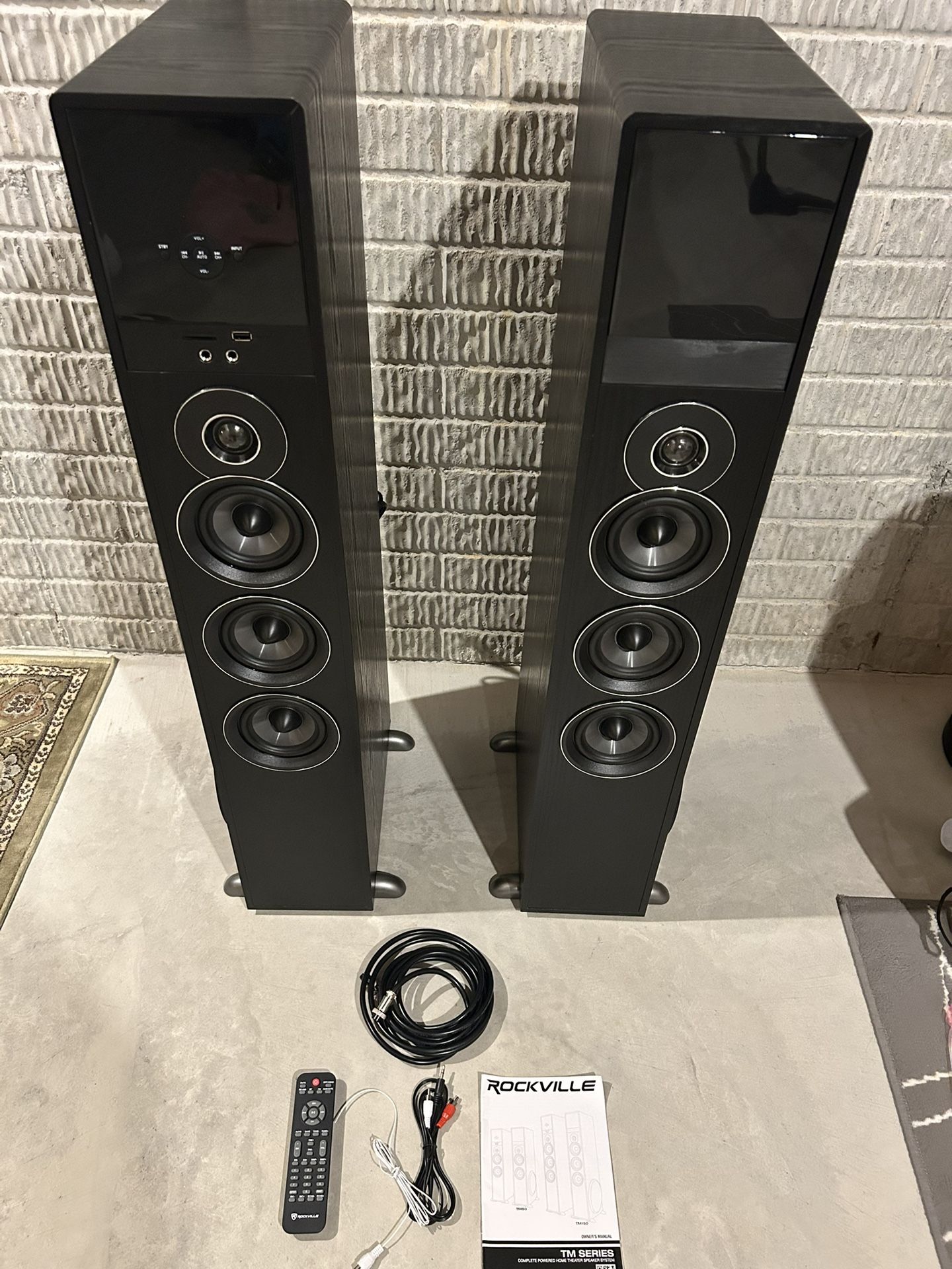 HOME THEATER TOWER SPEAKERS AMPLIFIED