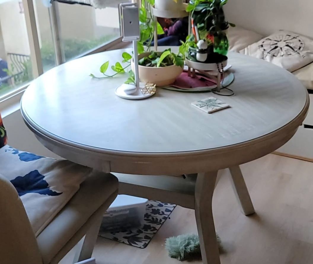 FREE Round dinning table