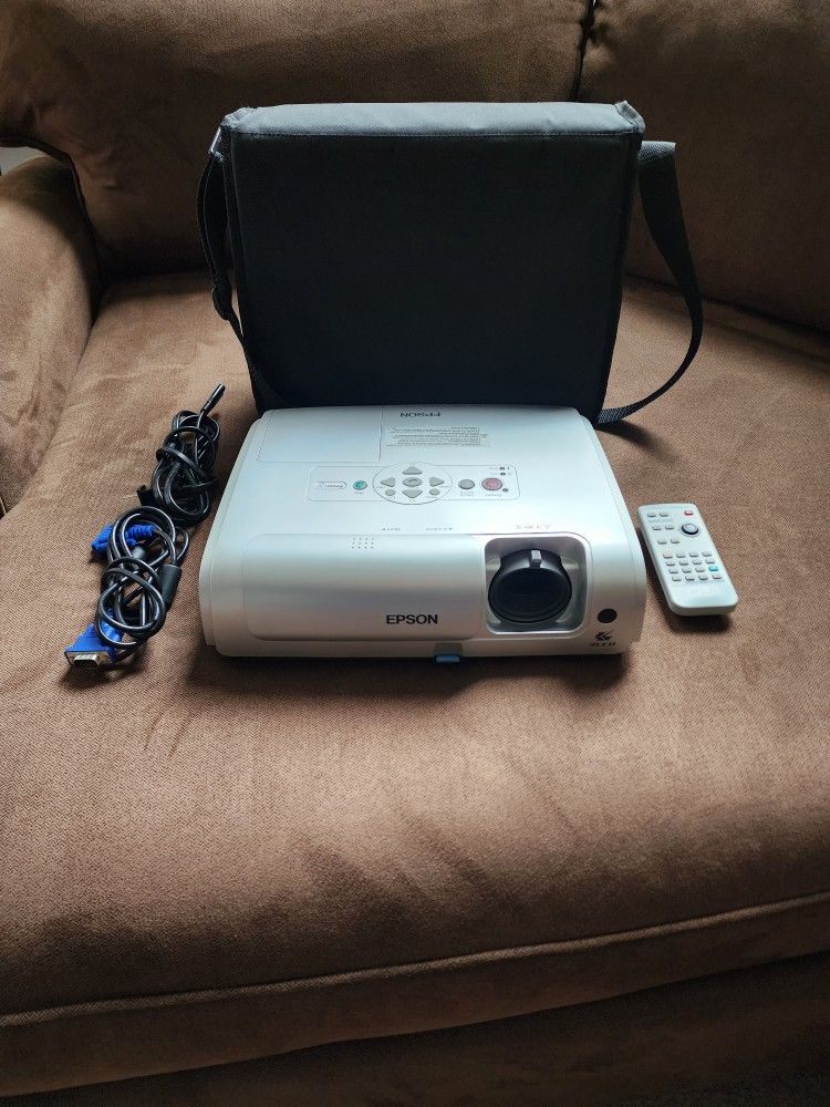 Epson PowerLite S4 Projector