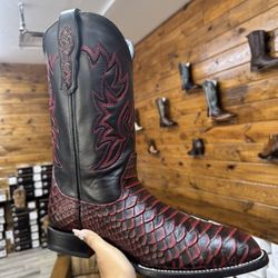 pitón black and cherry boot 