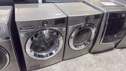 LG Frontload Washer Gas Dryer Set