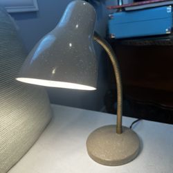 UNDERWRITERS LABORATORIES PORTABLE DESK LAMP