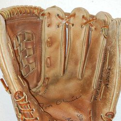 Adult LH -RHT Wilson Baseball Glove A2654 Top Grade Cowhide, Snap Action...Used