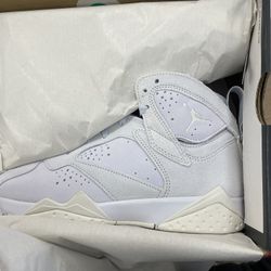 Jordan Grade School Size 7 