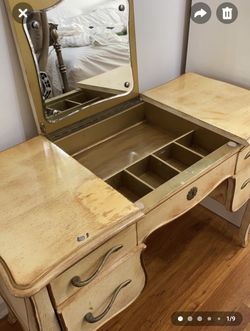 Vintage vanity