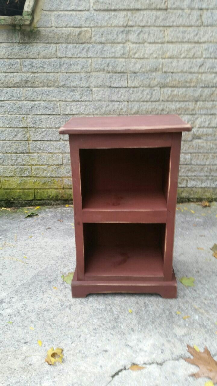 End table /small book shelf