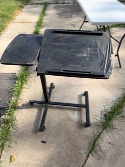 Laptop desk