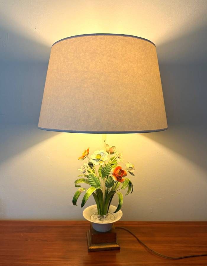 Vintage Mid Century Italian Metal Flowers Tole Table Lamp
