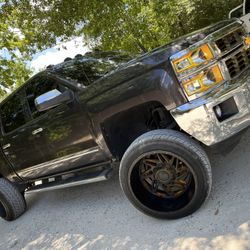 2015 Chevrolet Silverado LTZ Z71 4X4
