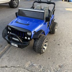 MODERNO KIDS POWERWHEELS JEEP