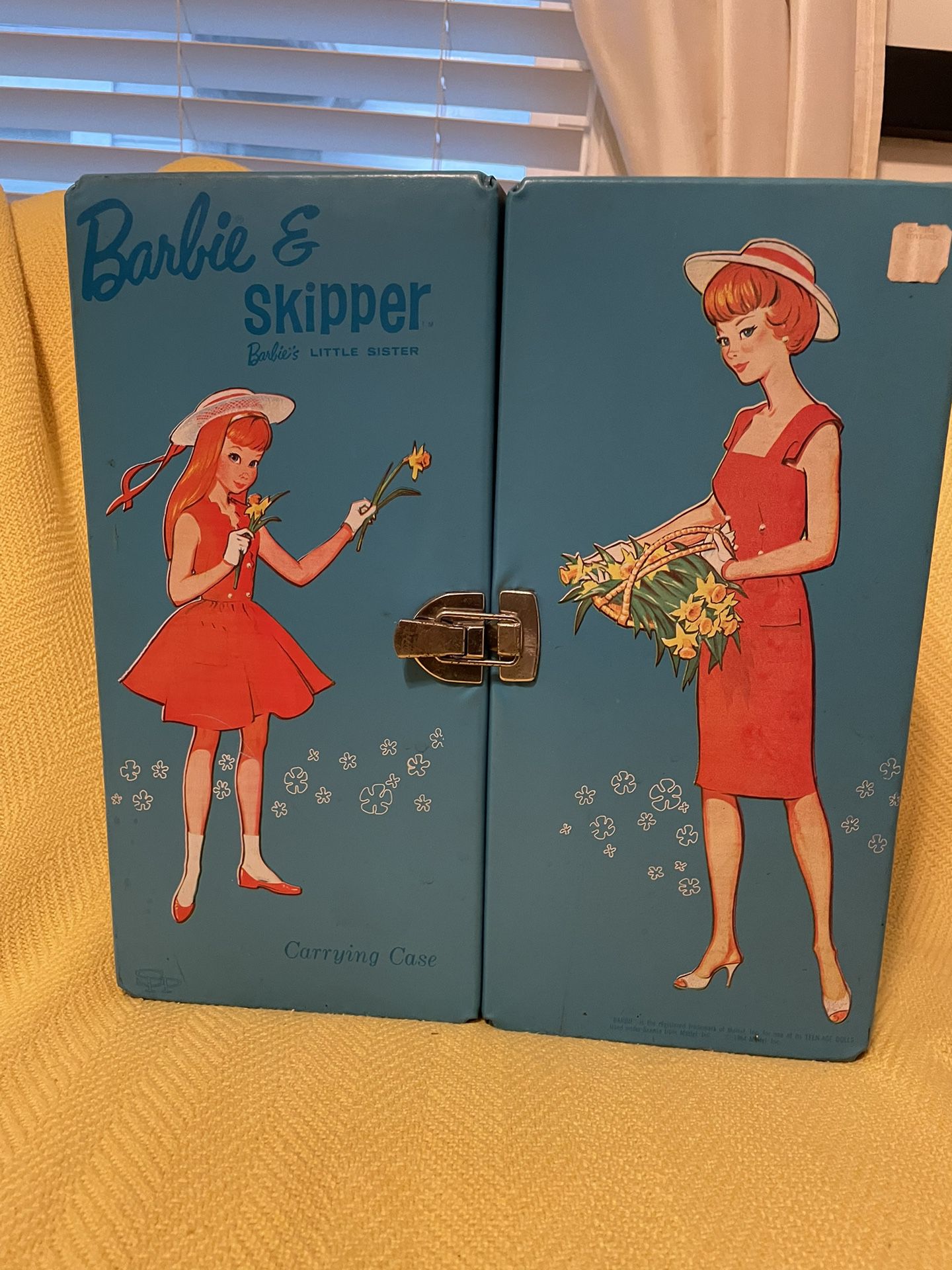Barbie Vintage Dolls In A Trunk 