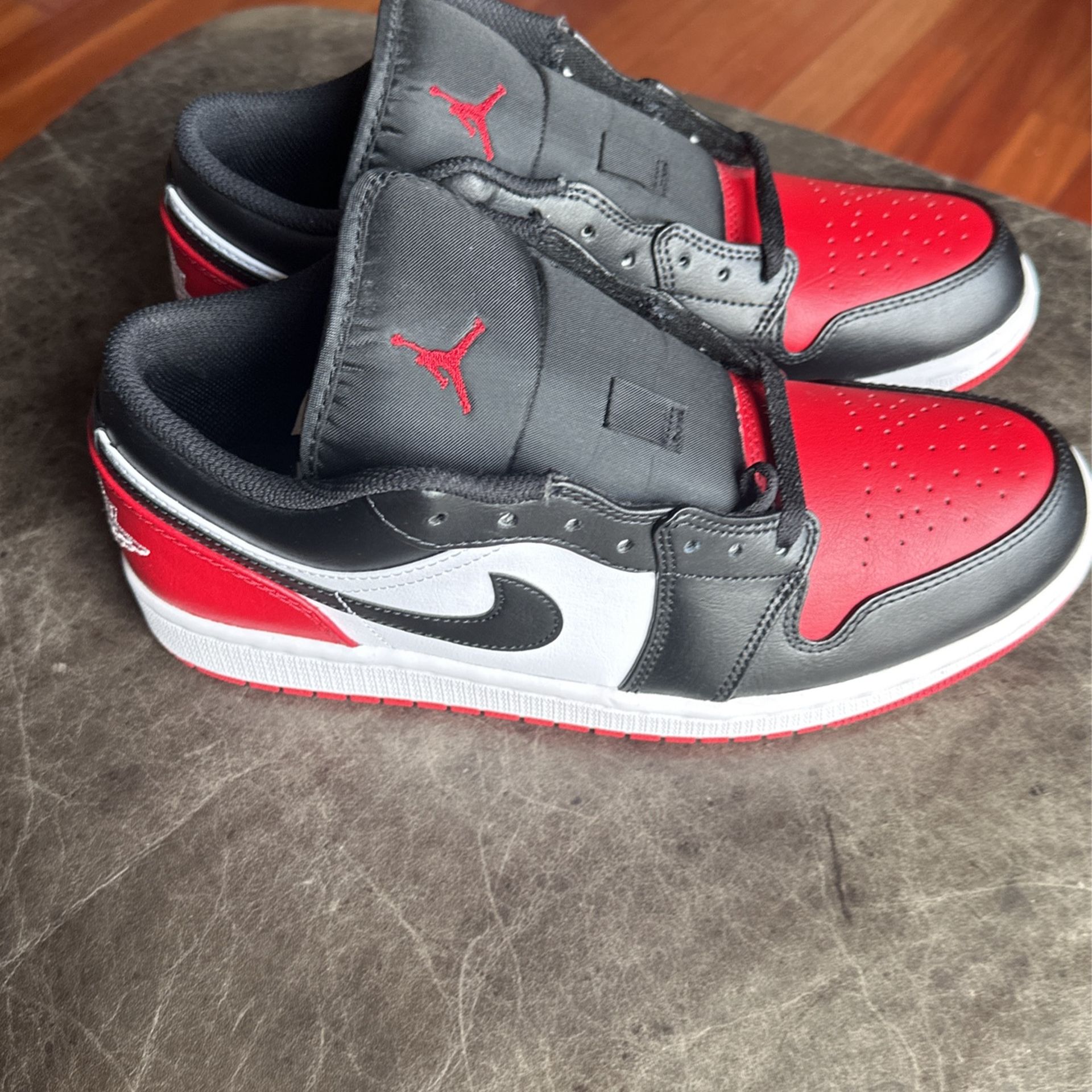 Air Jordan 1 Low 9.5 (Never Worn)