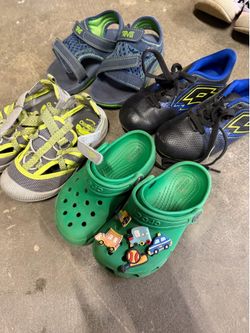 Boys size 9 shoes. Soccer cleats size 9 boys