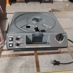 Kodak medalist 2 carousel projector