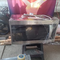 Whirlpool  Microwave 