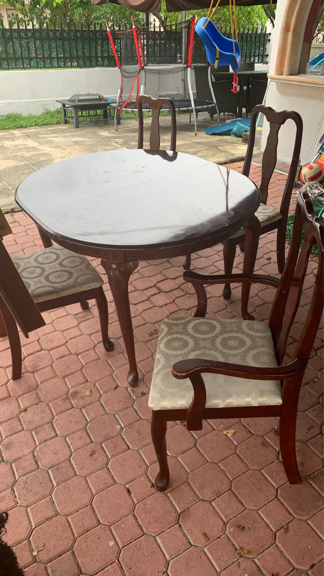 Dining table with 4 chairs and extension