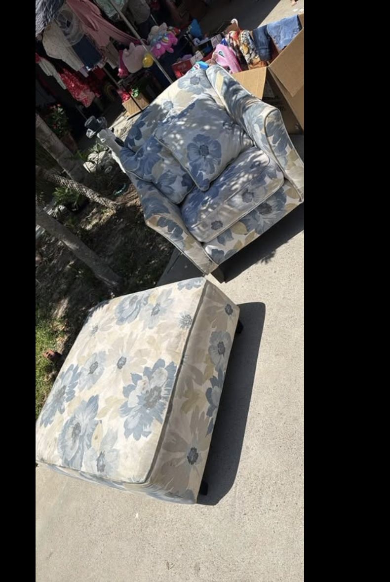 Sofa Ottoman 100$ Mission 