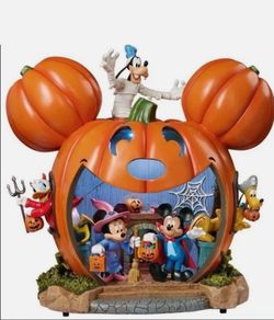 Disney Halloween 🎃 decorations