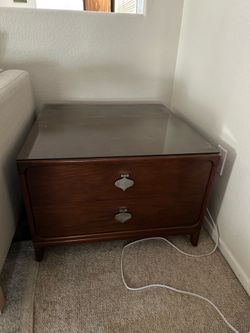 Mid century end table