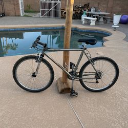 Vintage Giant Yukon mountains bikes