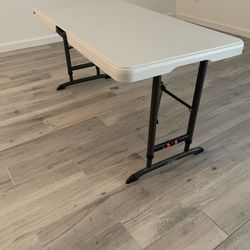 Lifetime 4-Foot Adjustable Table