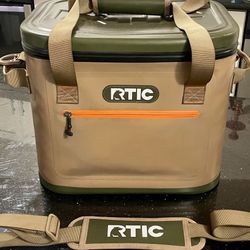 Ultra Rugged RTIC Cooler 30 Can Storage