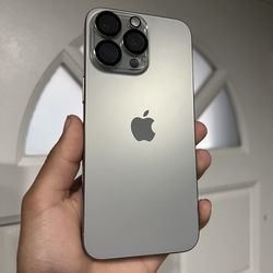 iPhone 15 Pro Max 256gb Unlocked Like New
