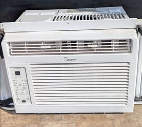 Midea 5,000 BTU DOE Window Air Conditioner with ComfortSense Remote