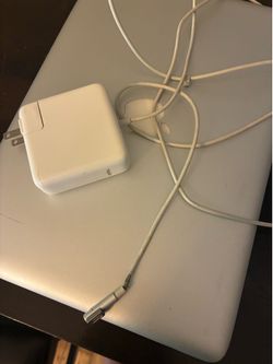 2011 Apple MacBook Pro 13” – Intel i5 – Includes Charger