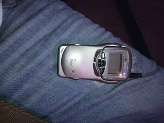 Vintage Samsung Flip Phone Dual