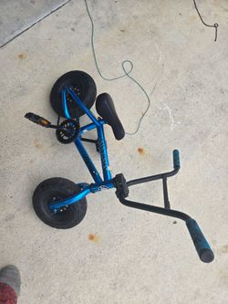 Mini bmx stunt bike