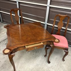 HEKMAN Burl Wood Gridded GAME TABLE With Cup Holders And 2 Matching Chairs 