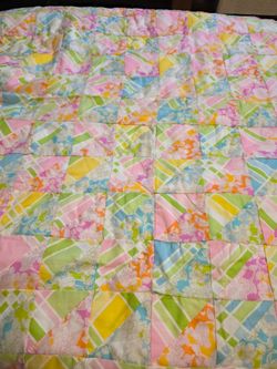 Vintage hand sewn quilt top, with pad/backing.  07157PR